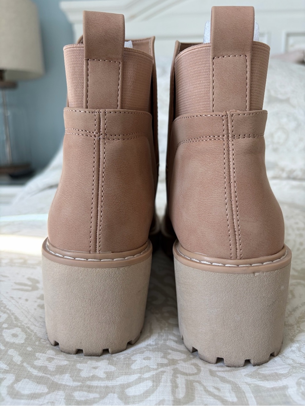 Dolce Vita Beige Tan Lug Platform Ankle Booties - Picture 4 of 6
